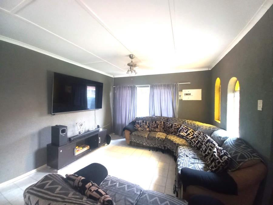 3 Bedroom Property for Sale in Safari Gardens North West